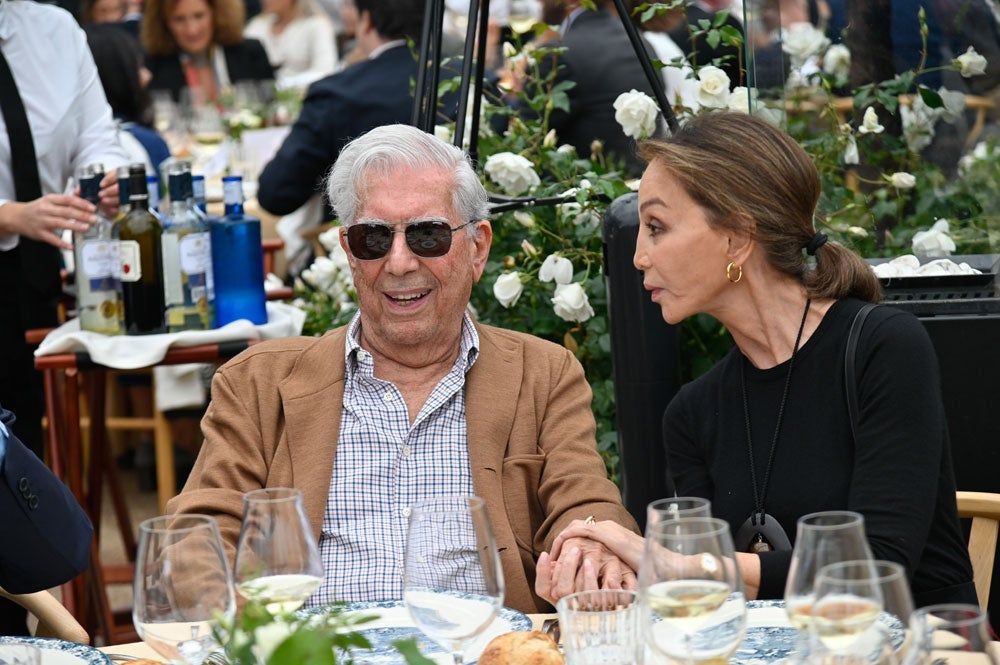 Mario Vargas Llosa e Isabel Preysler, de comida