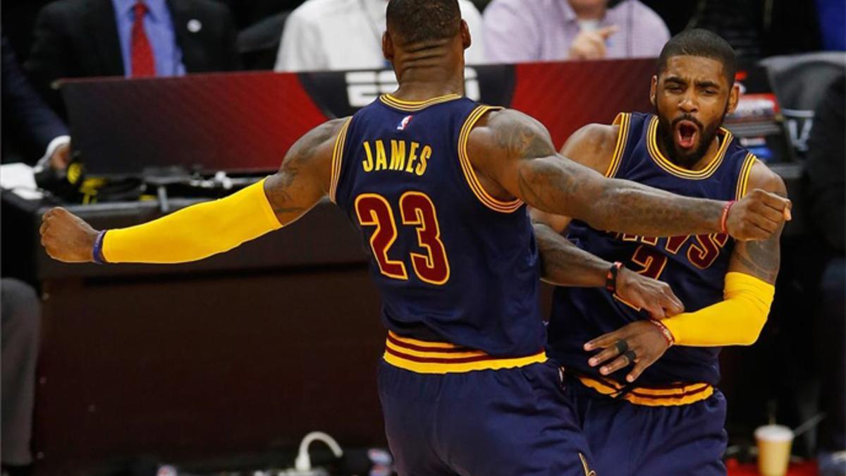 LeBron e Irving celebran el triunfo