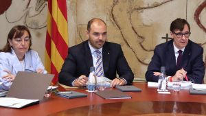 El president Salvador Illa, junto a los consellers Albert Dalmau y Sílvia Paneque, este martes en la reunión del Govern