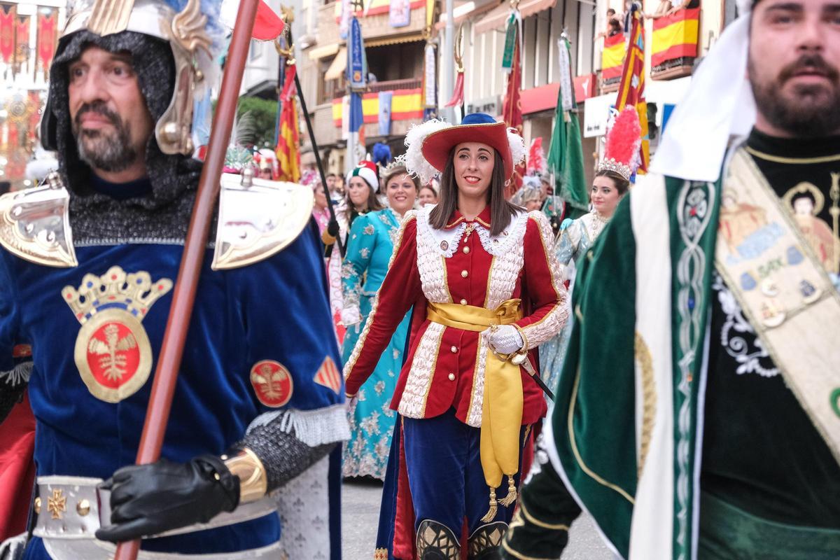 Las mejores imágenes del Desfile del 50 aniversario del Primer Congreso Nacional de Fiestas de Moros y Cristianos en Villena Las mejores imágenes del Desfile del 50 aniversario del Primer Congreso Nacional de Fiestas de Moros y Cristianos en Villena