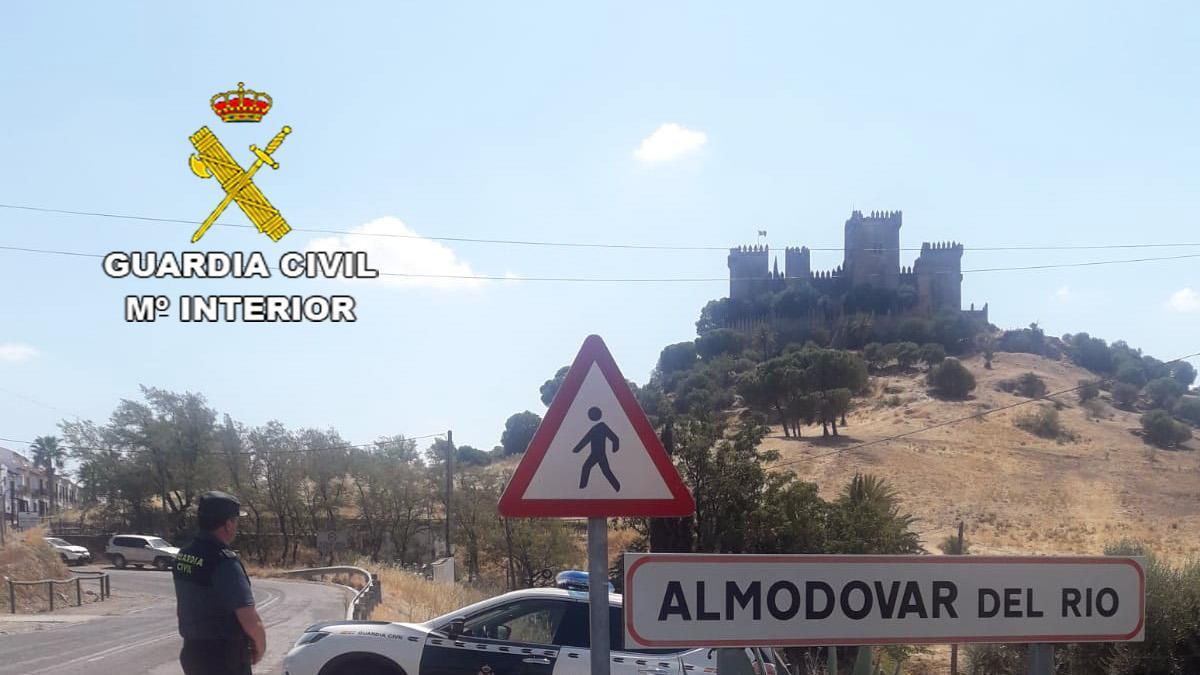 Agente de la Guardia Civil, en Almodóvar del Río.