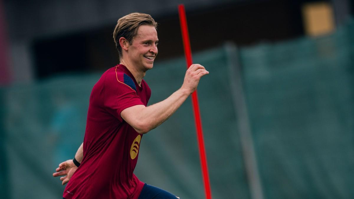 Frenkie de Jong Returns to Barcelona Group Training After Injury