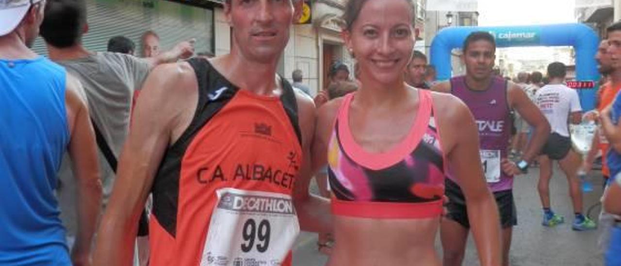 Andrés Micó y Silvia Sarrión, ganadores en Cofrentes, tras la carrera.