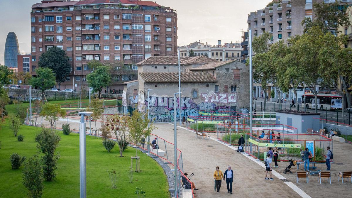 La Torre del Fang renace: Barcelona inaugura un parque en torno a su histórica masía