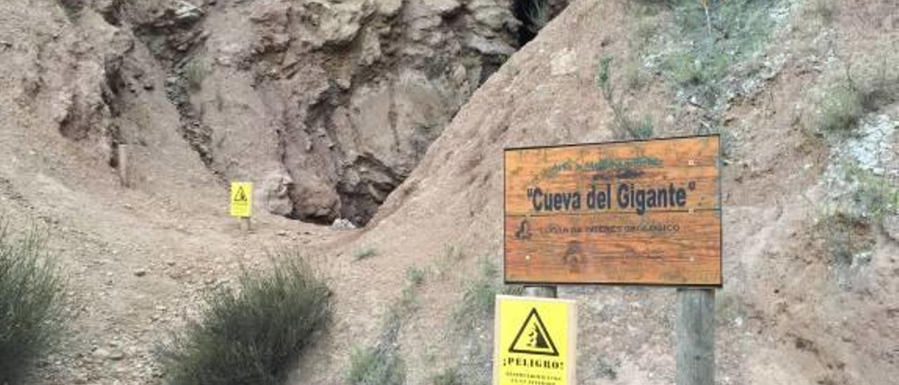 Alertan del riesgo de accidente en la Cueva del Gigante de Pinoso