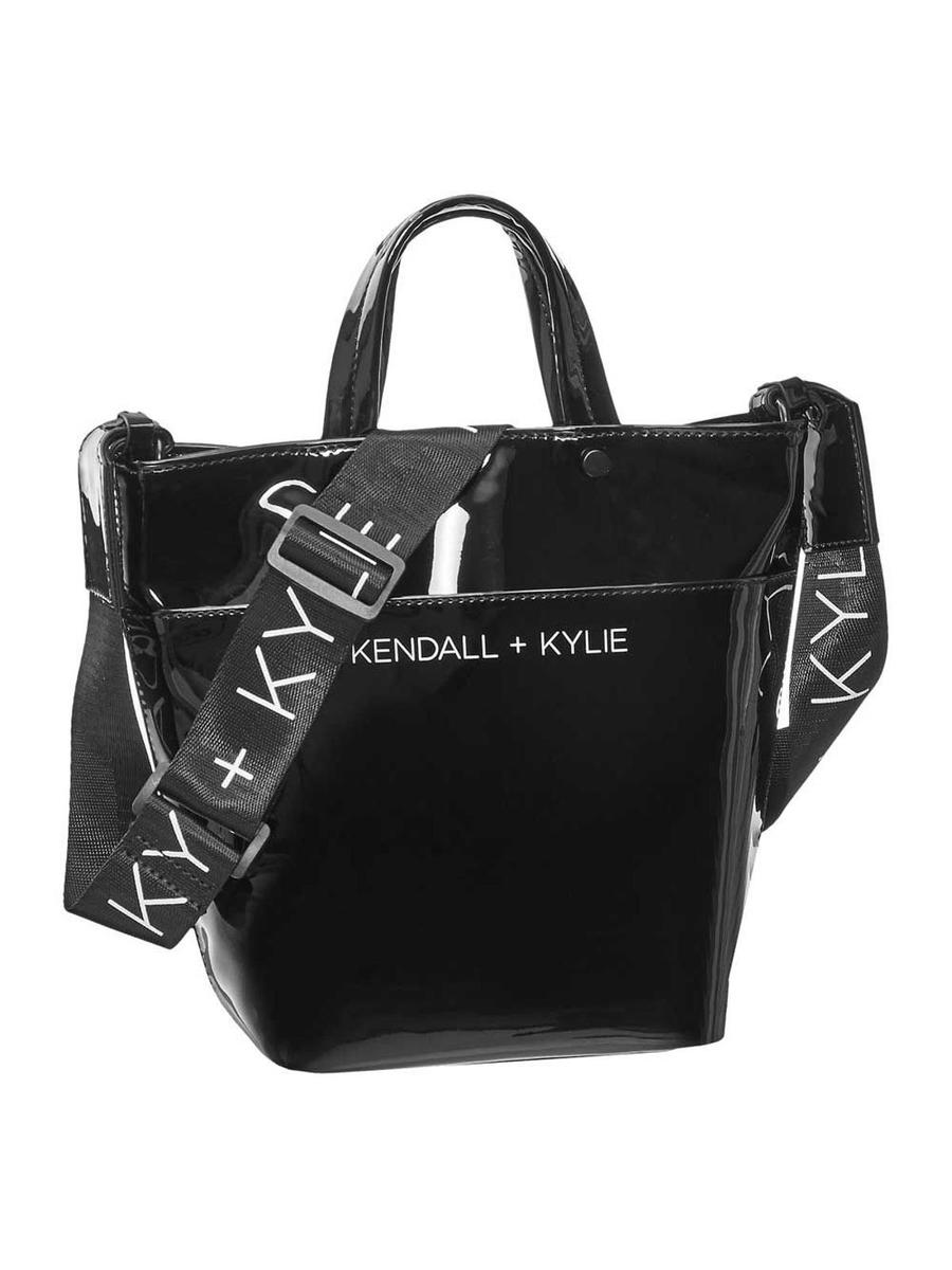 Bolso negro con asa corta y larga de Kendall+Kylie Jenner para Deichmann. (Precio: 29, 90 euros)