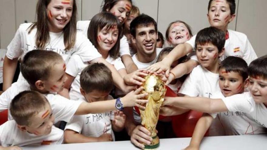 Javi Martínez: "Conseguir este título (la Eurocopa) es lo máximo"