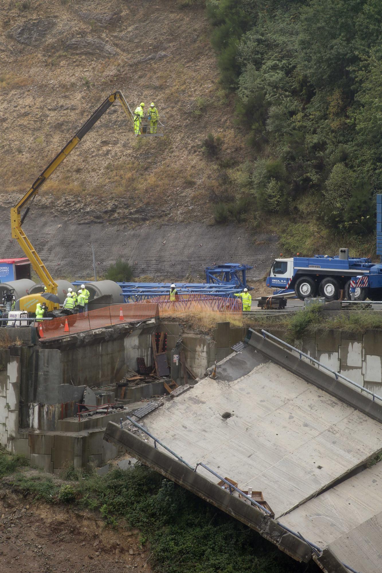 Arrancan los trabajos de desmontaje del viaducto de O Castro de la A-6