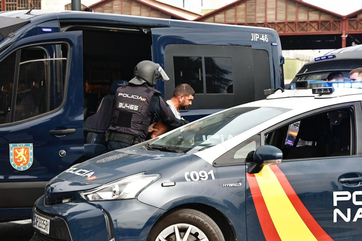 La policia arresta a uno de los agricultores