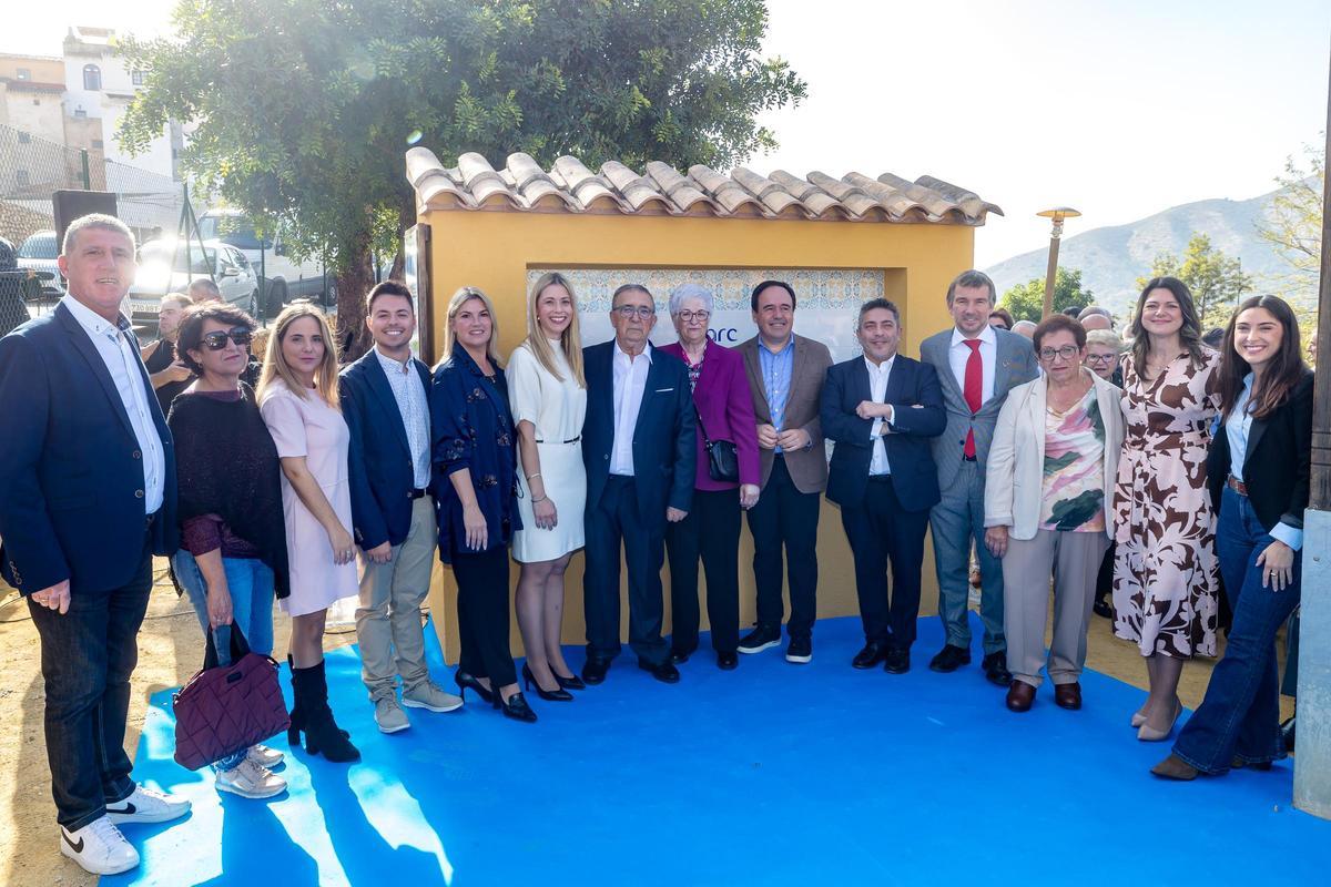 Finestrat (PP) ha ido más allá de las siglas políticas al renombrar el  "Parc de la Mà" como Parque Miguel Llorca