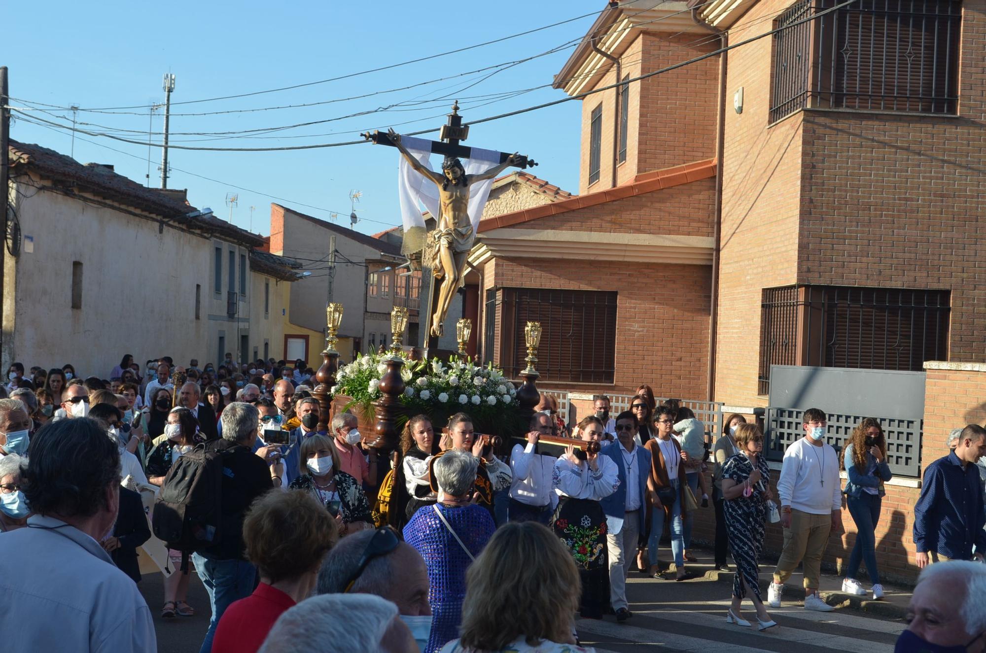 Así celebra Santa Cristina la procesión del Cristo