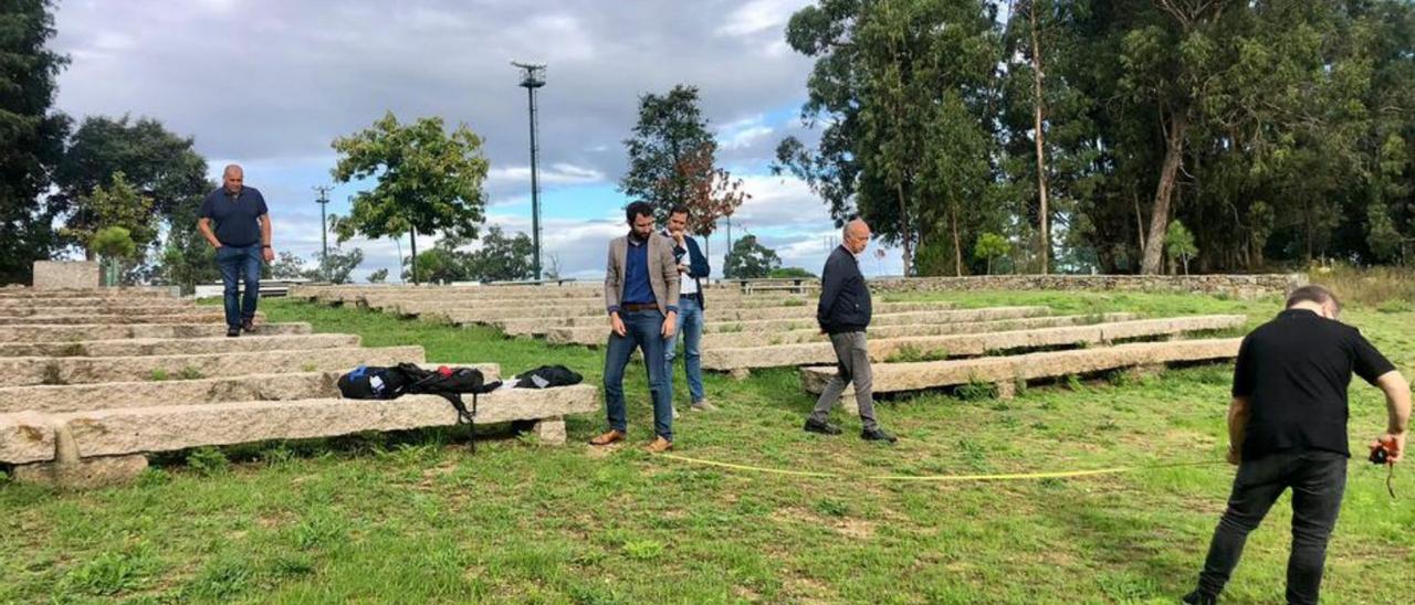 Visita de Durán y Sutil, ayer al auditorio de O Terrón. |   // CEDIDA