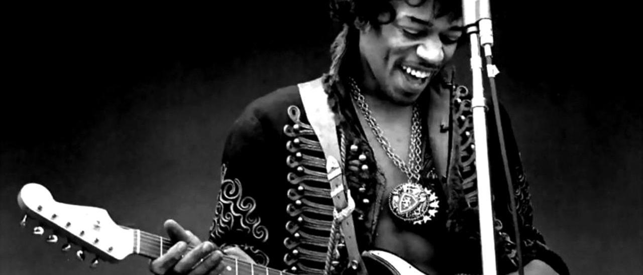 Jimi Hendrix durante un concierto