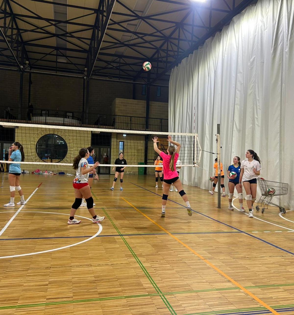Jornadas de tecnificación de la Federación de Voleibol en Llanes