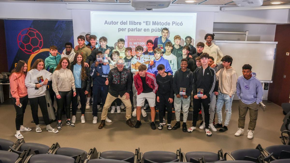 La Masia vivió una jornada especial con un taller de comunicación