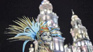 Una metrópoli donde el pasado sigue vivo y el presente se escribe con arte y sabor