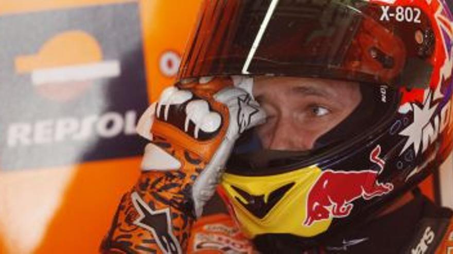 Stoner sigue dominando a placer en MotoGP