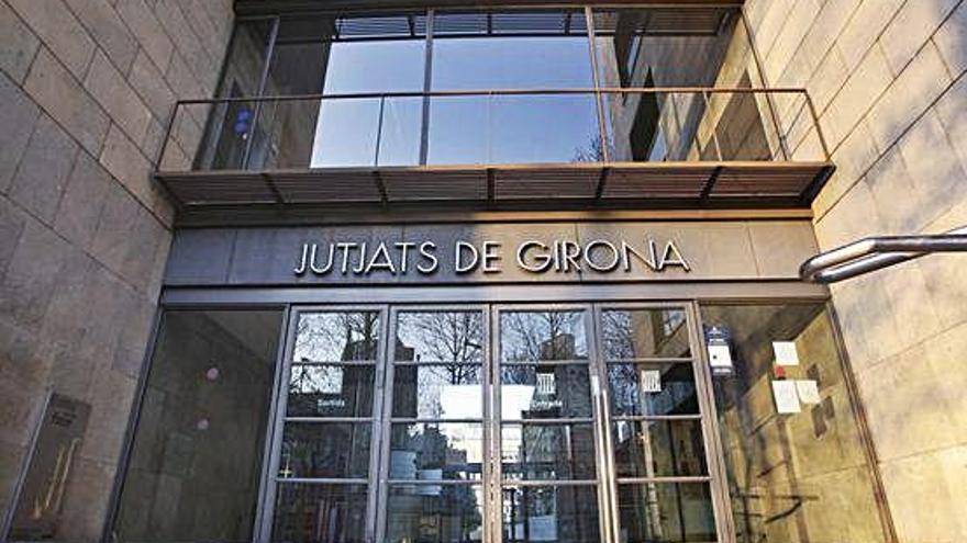 Façana de l&#039;acual Jutjat Mercantil, lloc on se situarà el segon Jutjat de Família.