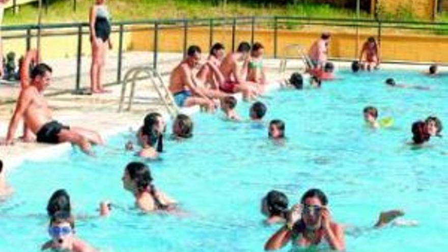 El consistorio pide prudencia en el llenado de las piscinas