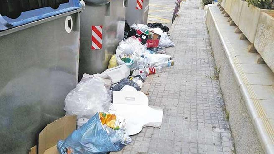El exceso de residuos en lugares inadecuados resulta ya preocupante.