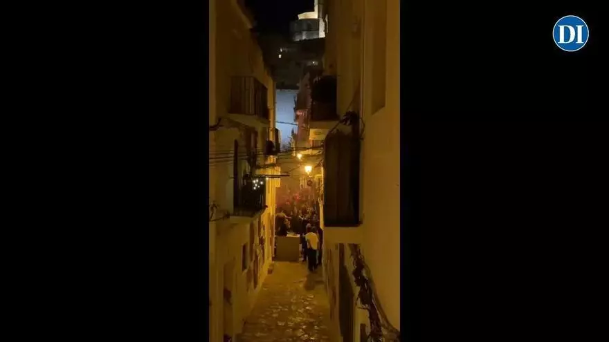 Una fiesta en las calles de la Marina desvela a medio vecindario de Ibiza