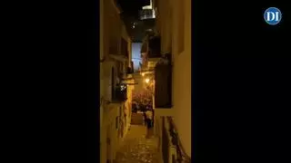 Macrofiesta en la Marina de Ibiza: vecinos alertan de ruido "insoportable" y "privatización del espacio público" al impedir el paso de la gente
