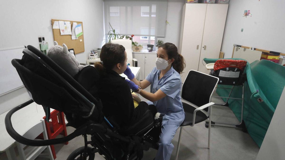 Imagen de archivo de un paciente de DCA en rehabilitación.