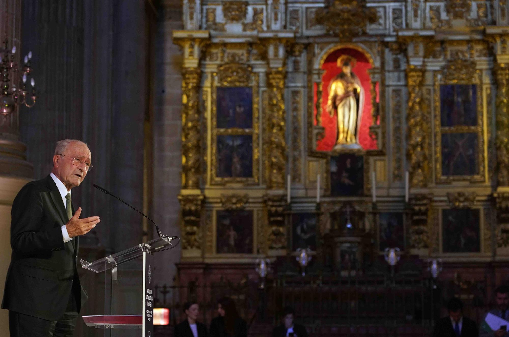 Comienzan oficialmente los trabajos para construir el nuevo tejado para la Catedral de Málaga.