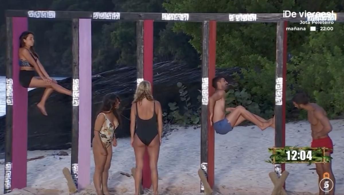 Anita Williams y el equipo de Playa Calma en la última prueba de inmunidad