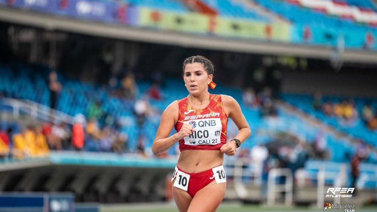 Mireya Arnedillo corriendo en el Mundial sub-20 de Cali en Colombia