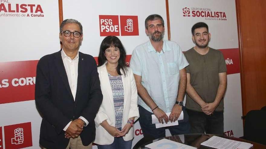 José Manuel García, Eva Martínez, Martín Seco y Simón López, ayer, en un acto sobre la planta.