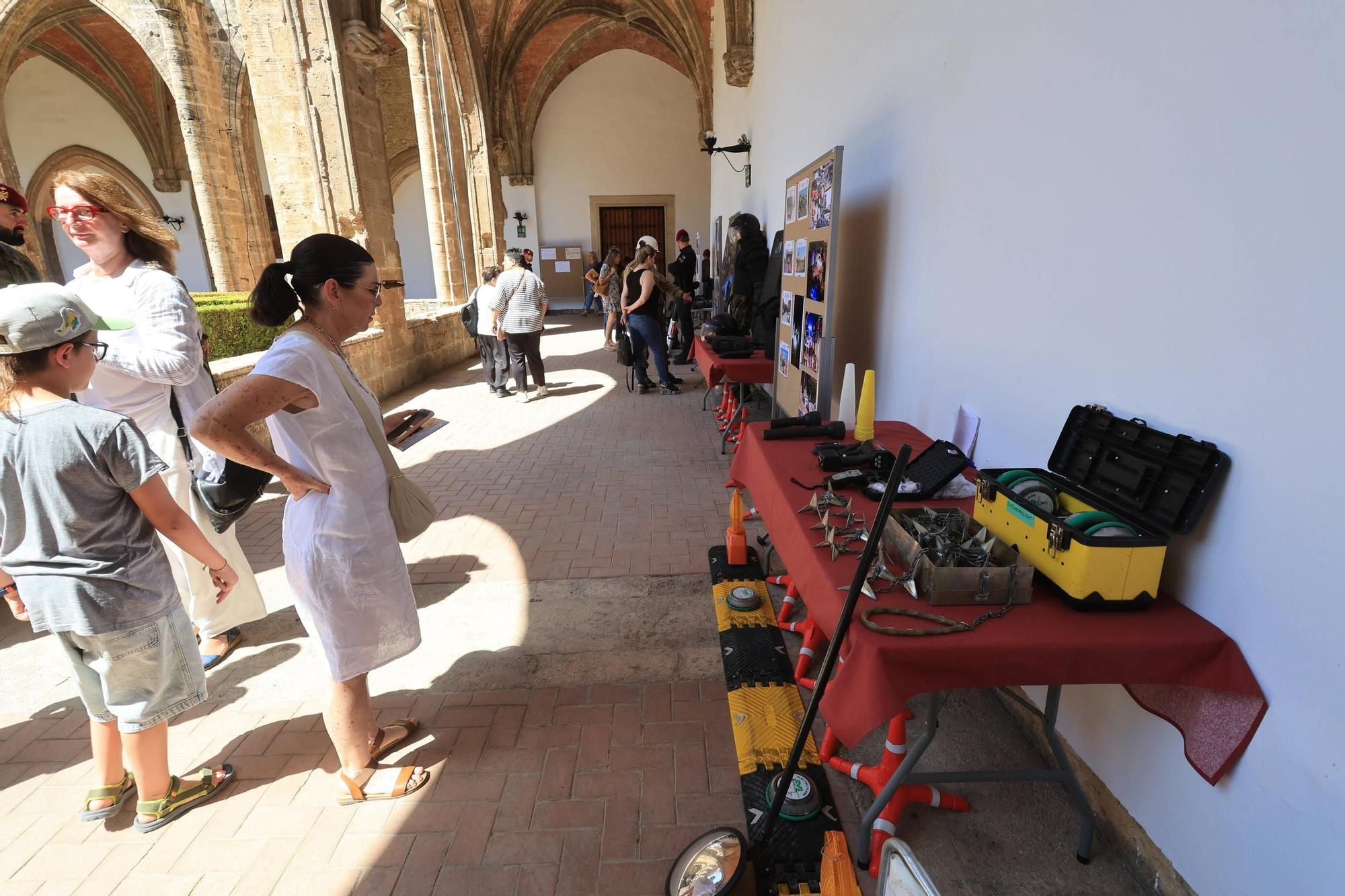 Jornada de puertas abiertas en el cuartel de Santo Domingo de València