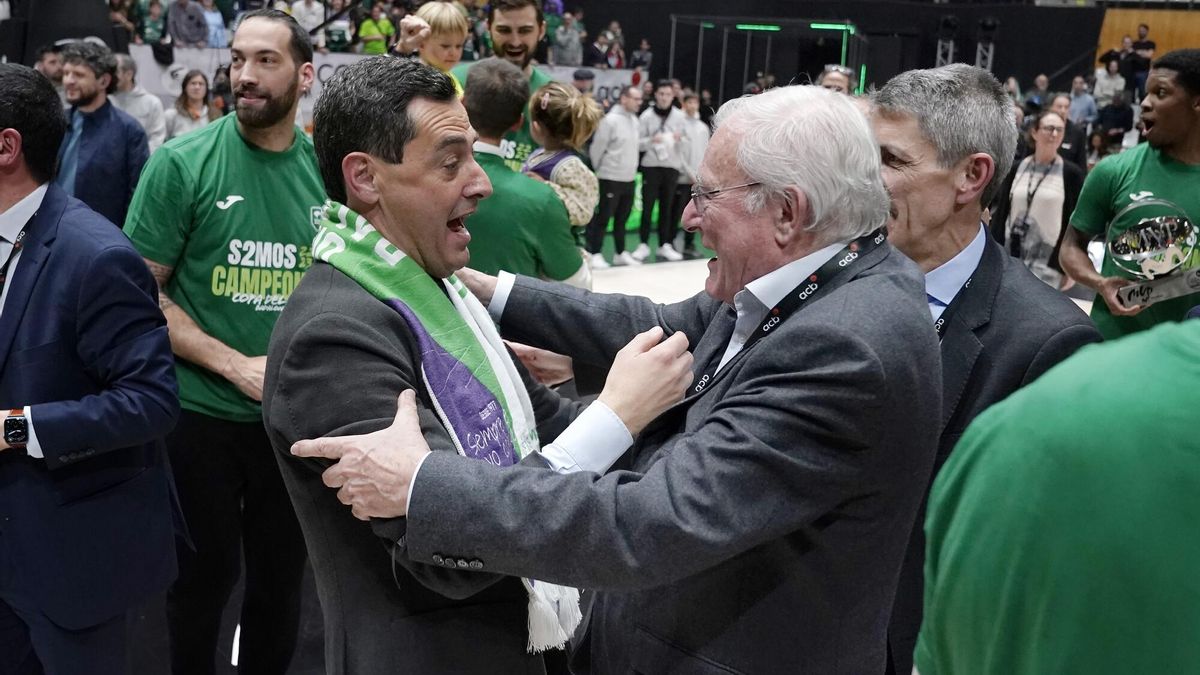 Juanma Moreno, a la conclusión de la final de Copa que se llevó el Unicaja.