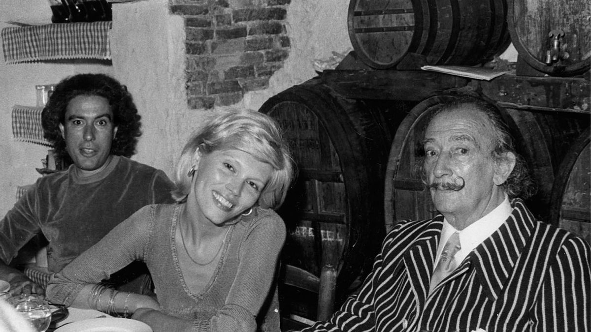 Amanda Lear, la exótica artista que fue musa de Dalí y niega ser una mujer trans