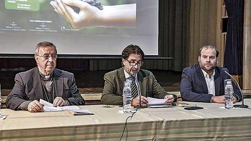 Sebastià Taltavull, Xavier Bonet y Miquel Mir, ayer durante la inauguración en Sant Francesc.