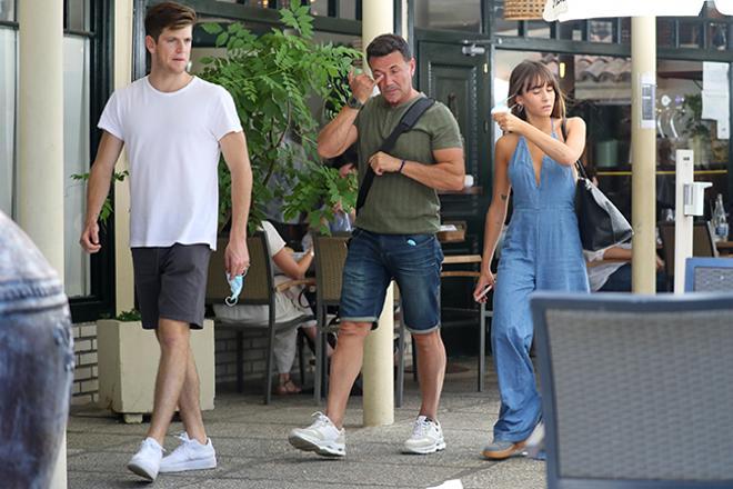 Aitana con su padre y con Miguel Bernardeau