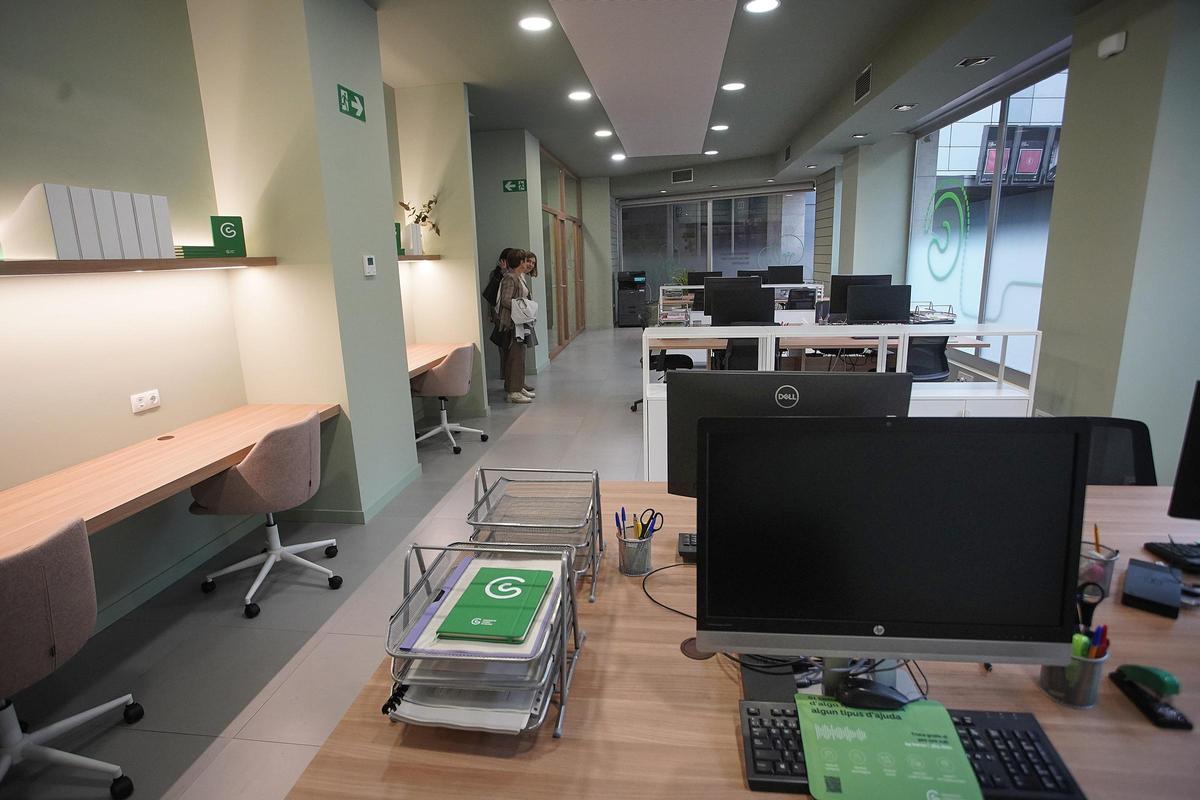 Les imatges de la inauguració de l'Associació contra el càncer a Girona