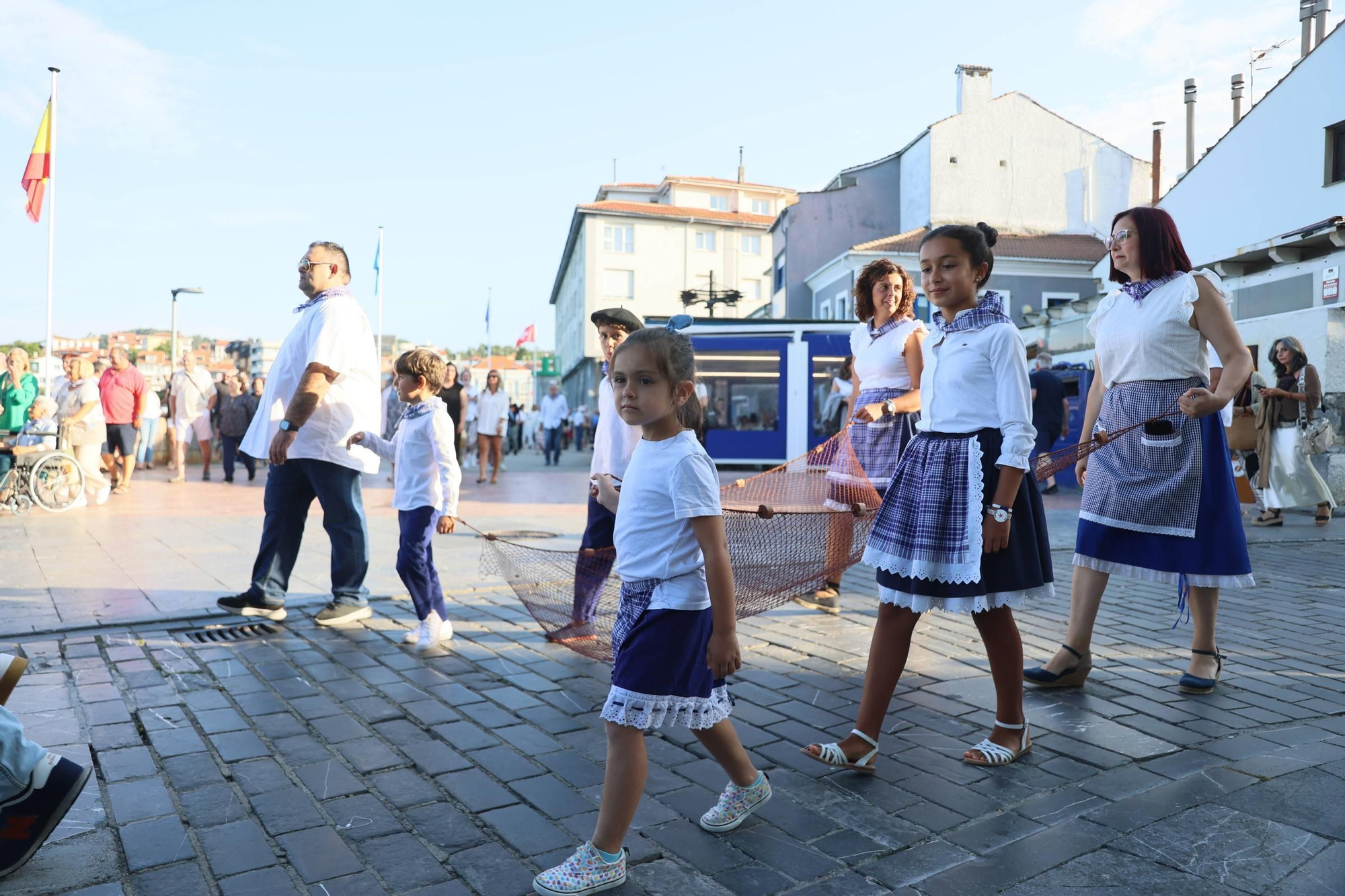 EN IMÁGENES: La procesión de "la llamada de la mar" en el Carmen de Luanco