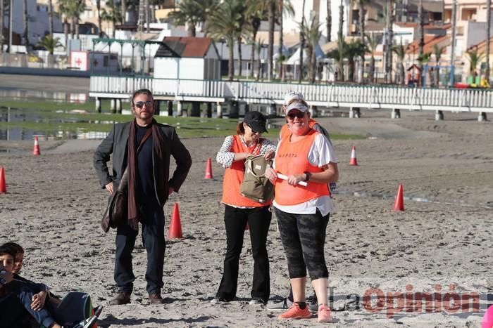 Un 'SOS' gigante para el Mar Menor formado por escolares en Villananitos