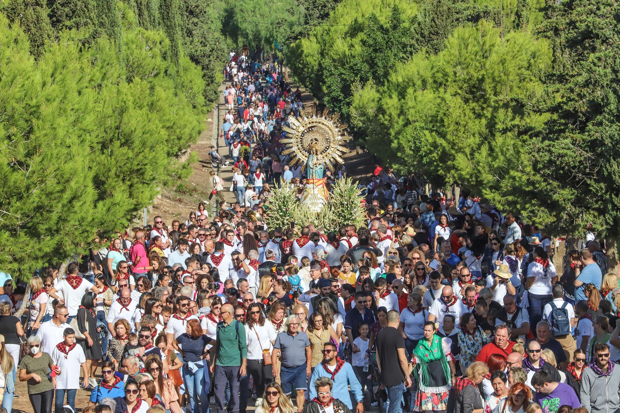 Benejúzar recobra esplendor y alegría con su Pilarica