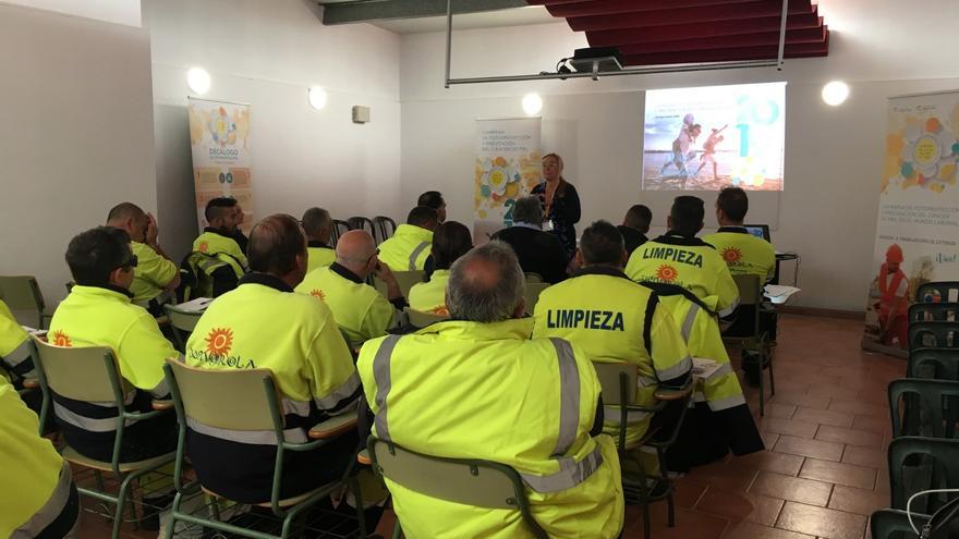 Un estudio detecta lesiones sospechosas de cáncer de piel en trabajadores expuestos al sol