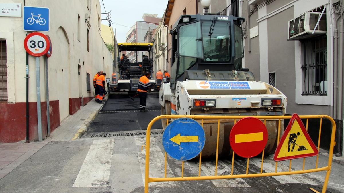 Así ha empezado la repavimentación de Sant Boi.