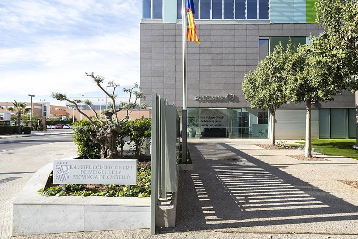 Fachada del colegio de médicos de Castellón
