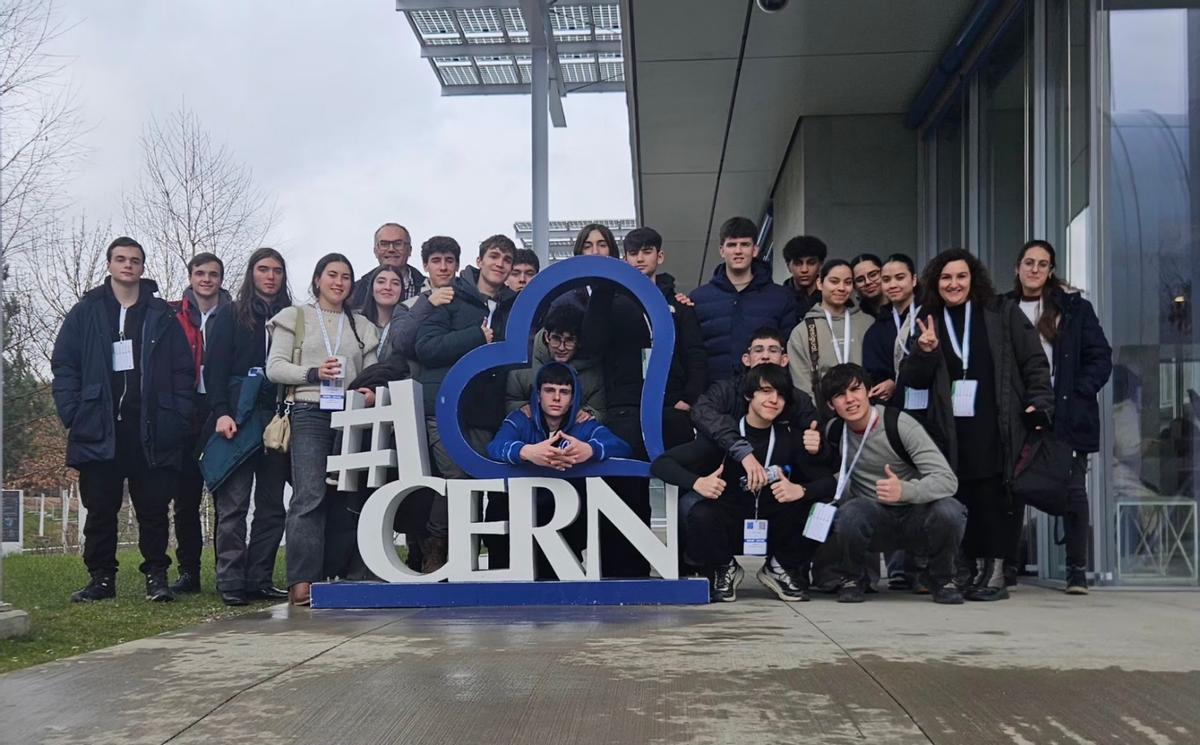 La delegación del IES Politécnico de Vigo, en las instalaciones del CERN de Ginebra.