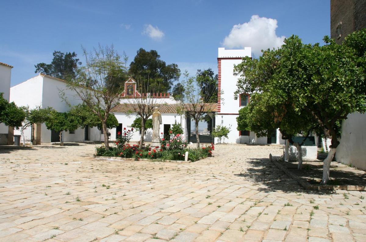 Patio central de la Hacienda Villanueva del Pítamo.