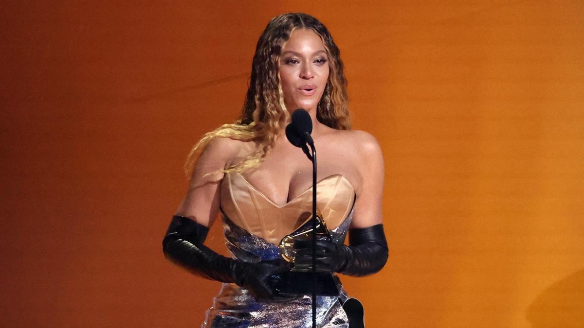 Beyoncé en la entrega de los premios Grammy en Los Angeles