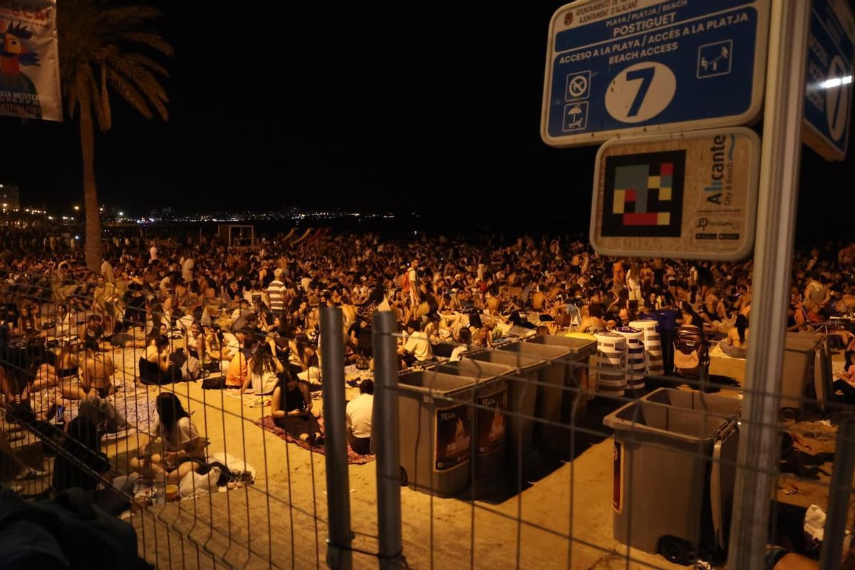 Última noche de fuegos artificiales de Hogueras: broche final a un certamen marcado por la nueva ubicación