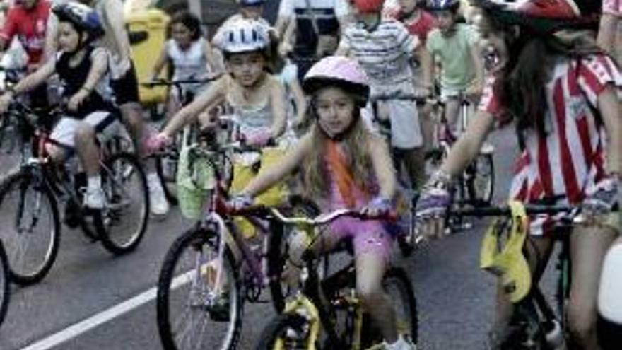 La popular Fiesta de la Bicicleta reúne a más de 5.000 ciclistas