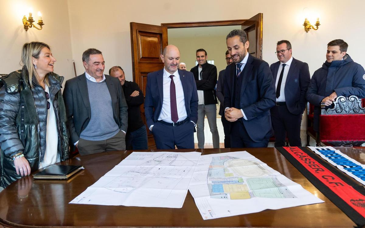 Visita de la federación de fútbol a Alcàsser