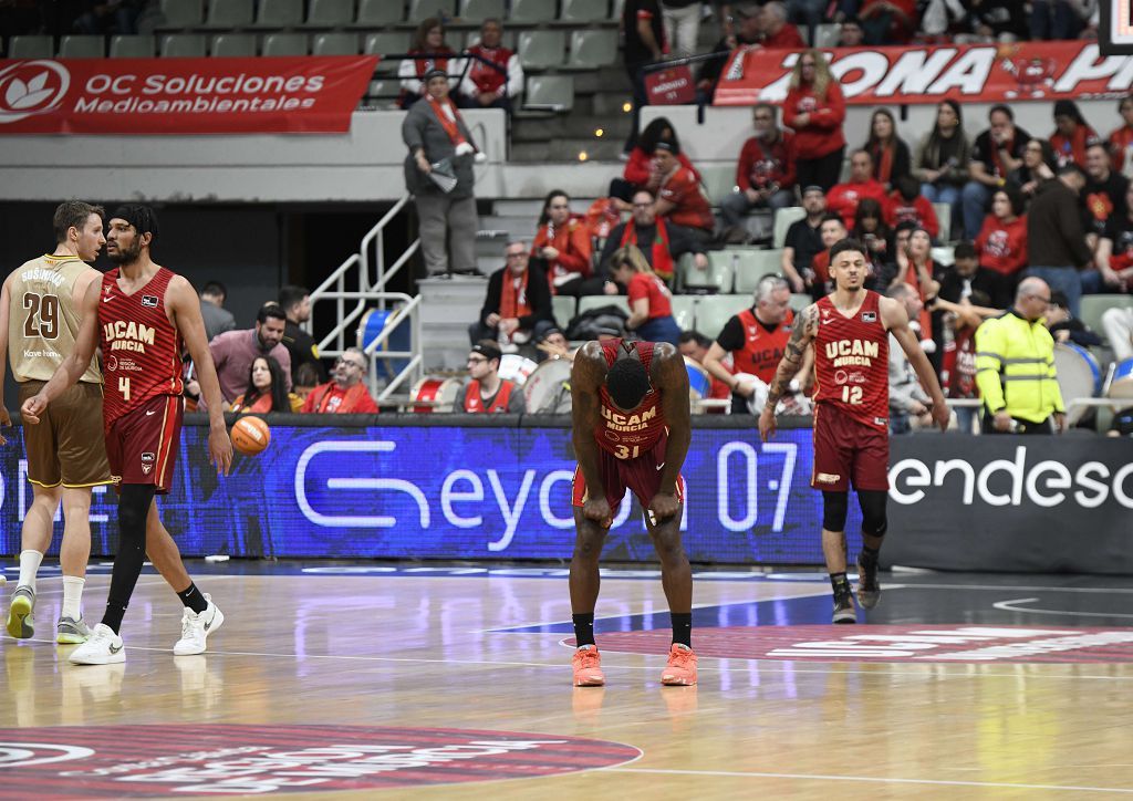 Todas las imágenes del partido del UCAM Murcia contra el Bàsquet Girona